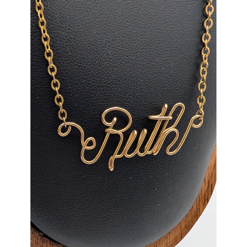 Gold Tone Wire Wrapped Ruth Nameplate Necklace Cursive Script 15 Inch Chain - Picture 3 of 10